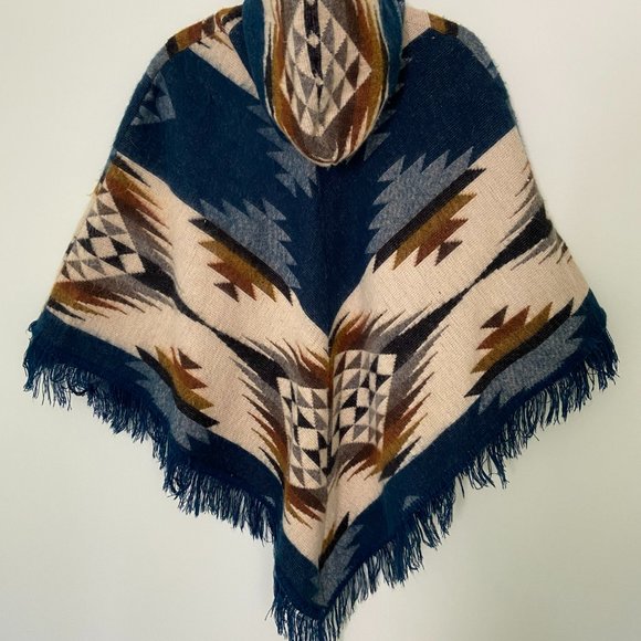 Alpaca Poncho - Picture 2 of 2